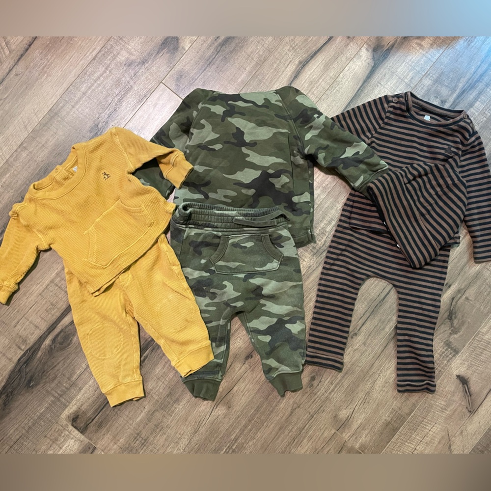 Three matching baby gap suits 12-18months